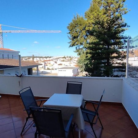 Апартаменты Quarto Com Varanda No Centro Em Тавира Экстерьер фото